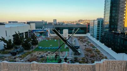 Mask qalan quşu da "hürküdüb uçurtdu"