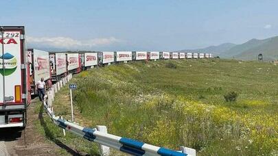 Ermənistan Laçın postuna yeni TIR-lar göndərir