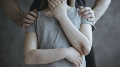 Qadın pedofil ərini polisə verdi: O, 13 yaşlı qızını...