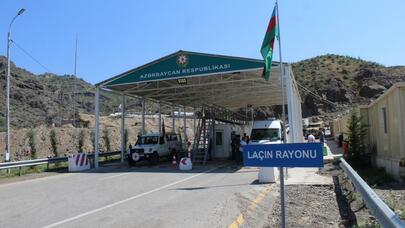 BQXK-ya məxsus avtomobillər Laçın postundan keçdi - Video