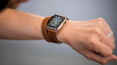 "Ağıllı saat" nadir ölümcül xəstəliyi ÜZƏ ÇIXARDI