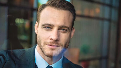 Kerem Bürsin pərəstişkarlarına şad xəbər