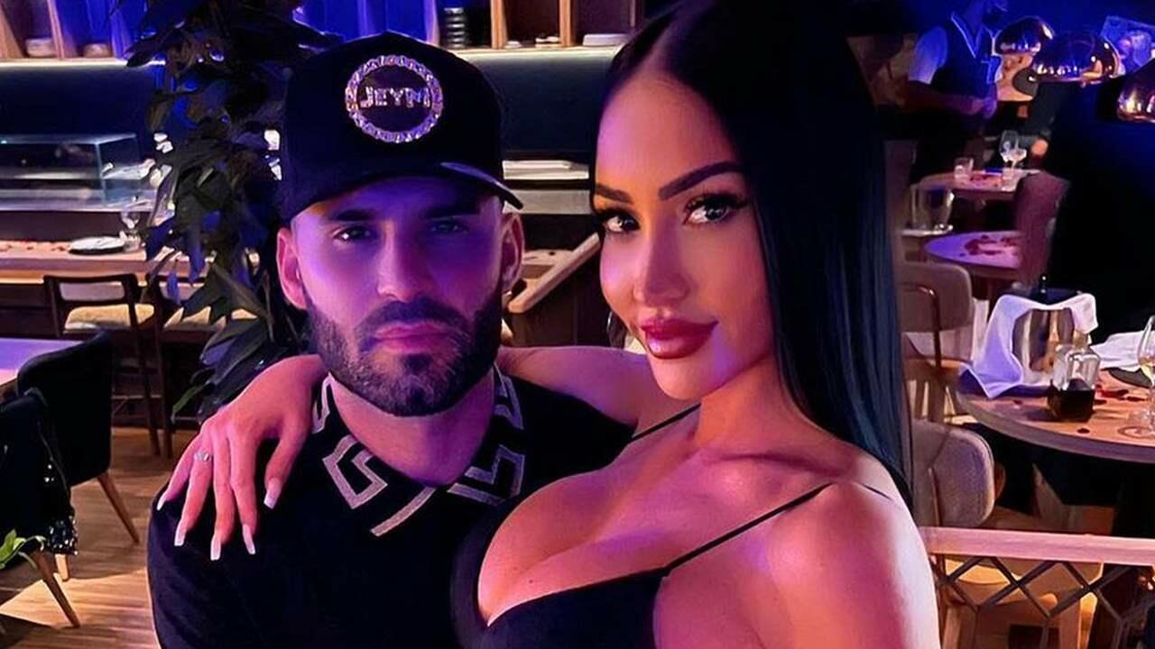 Karyerası alınmayıb, sevgisi də başına bəla olub - FOTO 4 Karyerası alınmayıb, sevgisi də başına bəla olub - FOTO