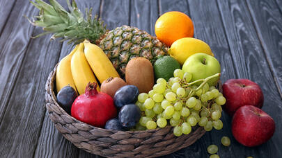 Bu meyvə sağlam dəri rəngini geri qaytaracaq