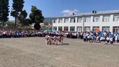 Xankəndidə “aclıq çəkənlər”in şənliyi: huşunu itirən, yerə yıxılan... - VİDEO