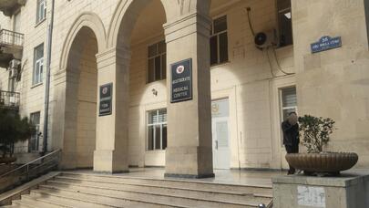 "Aristokrat Tibb Mərkəzi"ndən şikayət var: Dodaq düzəldən yerdə, qaş tökürlər -  FOTOFAKT 