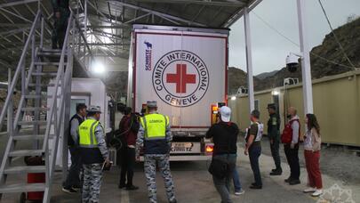 BQXK-ya məxsus avtomobillər Laçından Xankəndinə yola düşdü - FOTO