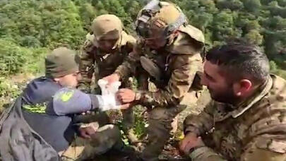 Hərbçimiz erməni əsgərinin həyatını xilas etdi - VİDEO