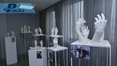 Məşhurların daşa dönmüş əlləri sərgiləndi - "Danışan Əllər"dən REPORTAJ 