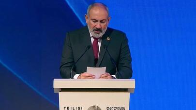 Paşinyanın Tbilisidə təzadlı çıxışı: Rusiya ilə "körpü"nü yandırır?