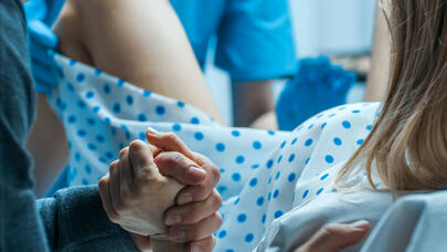 Bu ölkədə doğuş PULSUZ OLDU: "Qiymətlər eyniləşdirilib ki..."