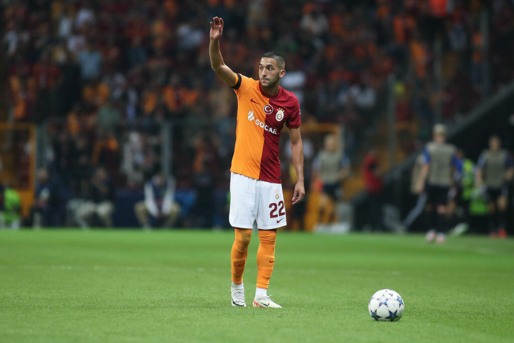 Hadisə hansı futbolçu ilə eşq yaşayır? 2 Hadisə hansı futbolçu ilə eşq yaşayır?