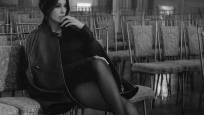 59 yaşlı məşhur aktrisa pərəstişkarlarını bu FOTO ilə dəli etdi