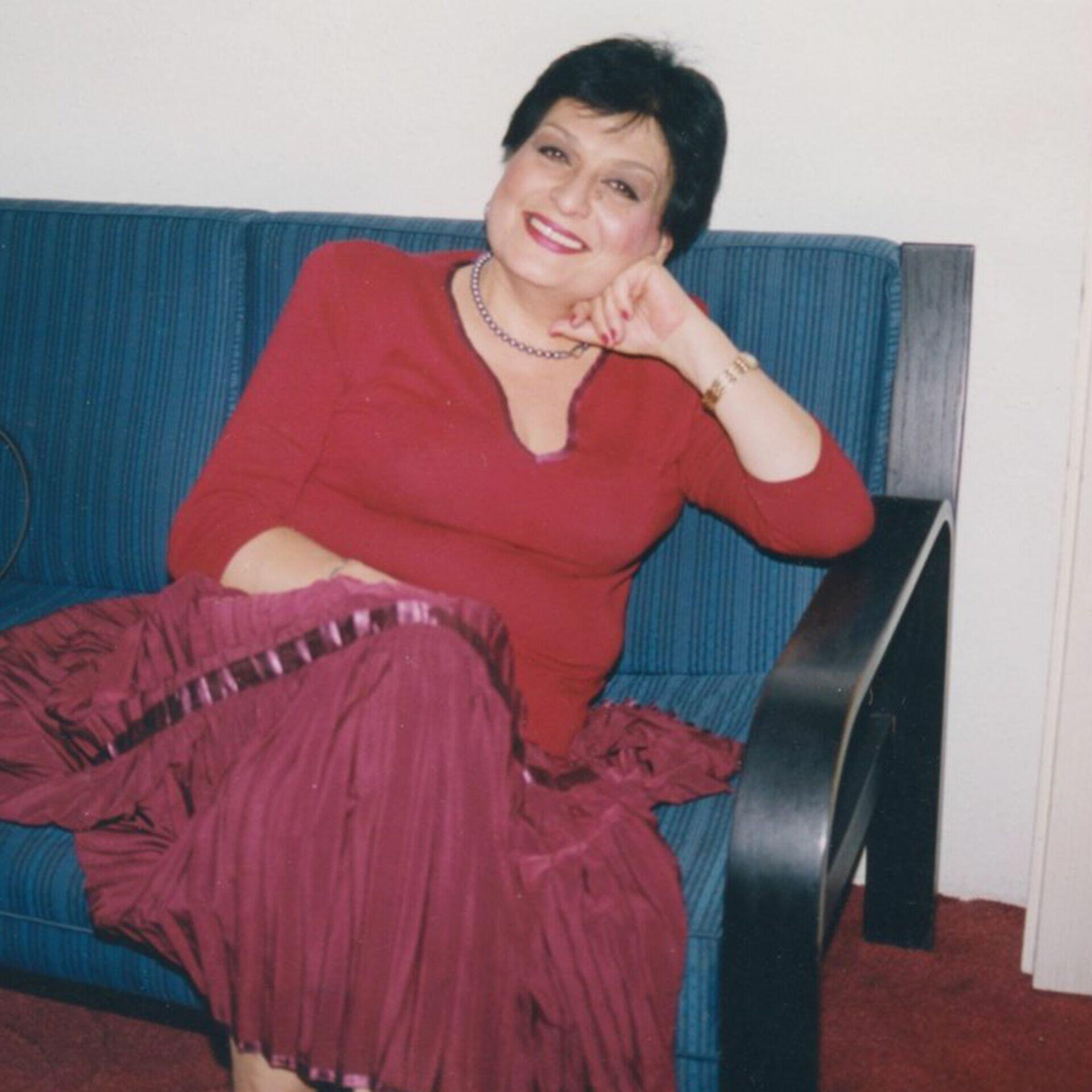 Azərbaycanın ilk qadın şoumeni: Onu diri-diri dəfn ediblər?