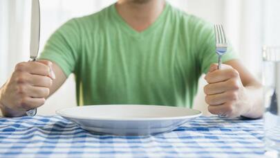 Alimlərdən unikal  ixtira: yeməkdən əvvəl ud və arıqla