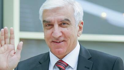 Həmişə eyni yaşda olan 75 yaşlı İlham Namiq Kamal