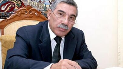 Ədəbiyyata əbədiyyətdən gələn, zamanı zamanında yaşayan, qəbirdəykən həyatda olan şair...