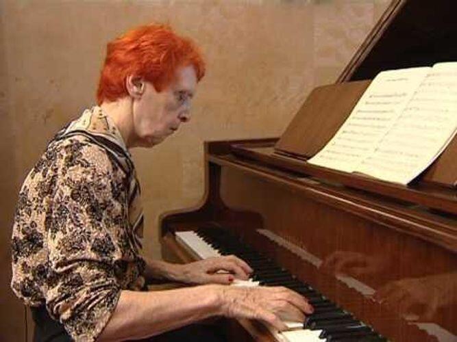 Ən böyük arzusuna çatmadı, bu dünyadan incik getdi: Flora Kərimova ondan nə xahiş edirmiş? - FOTOLAR 7 190834 5bj9laqz1n