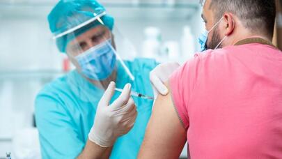 Bu ölkədə milyonlarla doza Covid-19 peyvəndi zibilliyə atıldı: Kreditlə alınmışdı