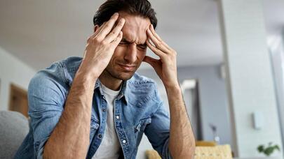 Baş ağrılarını aradan qaldıran qeyri-adi üsul: Bir çay qaşığı kifayətdir ki...