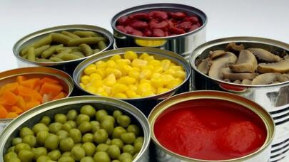 Vaxtı olmayanların “qida dostu” - Doğrudanmı konservləşdirilmiş məhsullar ziyanlıdır?