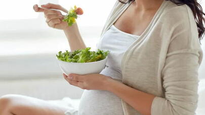 Hamilələrin diqqətinə: Pəhrizinizə görə övladınızın xərçəng olma riski var