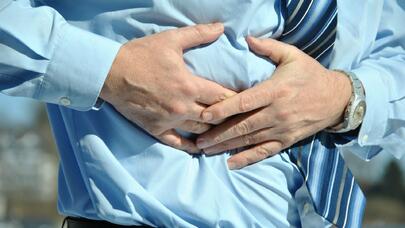 Uroloq ən zərərli qidaları açıqladı