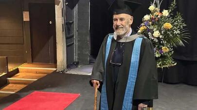 95 yaşında məzun oldu