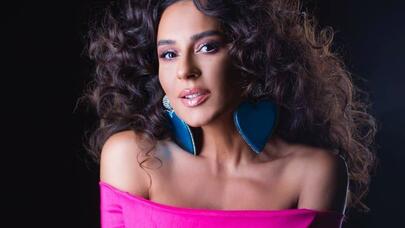 Xalq artisti gecə xalatında kamera qarşısına keçdi - VİDEO