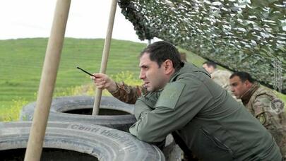 Ermənistanın müdafiə naziri Azərbaycanla sərhədə gəldi - FOTO