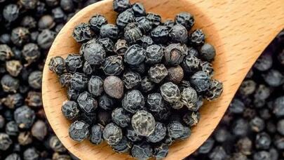 Hər gün qara istiot dənəsi udmağın 4 faydası