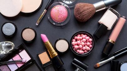 Qadınlara XƏBƏRDARLIQ: kosmetikadakı maddələr xərçəng riskini artırır