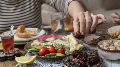 Əgər imsaqda bunları yeyirsinizsə, dərhal dayandırın