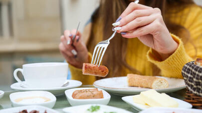 Rusiyanın uyğunsuzluq aşkarladığı sosiskalar Azərbaycana idxal olunub? - Rəsmi açıqlama