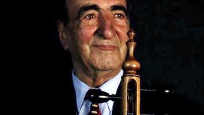 Nənəsinin çömçəsini və oxlovunu “murdarlayıb” şöhrət tapan sənətkar