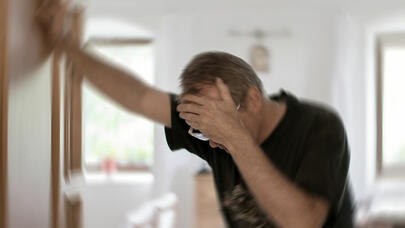 Baş ağrısının yeni genetik səbəbi TAPILDI