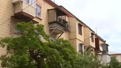 Bakıda köhnə binalardakı mənzillər kütləvi satışa çıxarılır - VİDEO