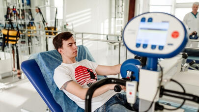 İnsult xəstələrinin evdə müalicəsi üçün texnologiya hazırlanır