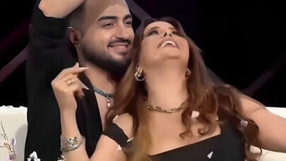 Müğənnilərin efirdə bu hərəkəti qınandı - VİDEO