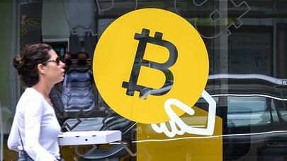 "Bitcoin" çökdü: Dünya bazarı nələri itirdi?