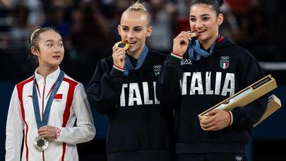 Hamı bu çinli qızdan danışır - VİDEO