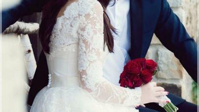 Allah kimsənin başına gətirməsin: gəlini qucağına alan bəy görün nə vəziyyətə düşdü - VİDEO