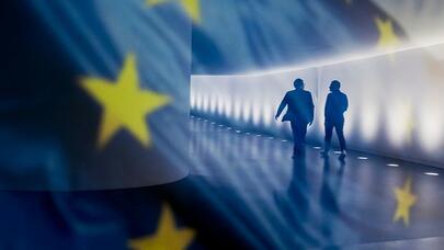 Avropada parçalanma: Veto hüququ müttəfiqləri üz-üzə qoydu