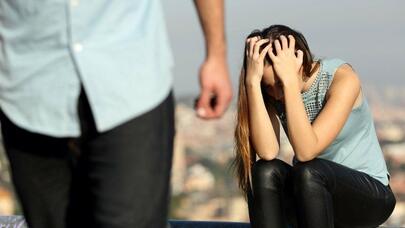 Məktəbli qız sevdiyi oğlanla cinsi əlaqədə oldu, evdən qaçdı, 3 qızla... -  Şok təfərrüat