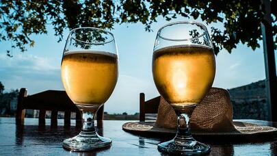 Bir qurtumluq ləzzəti olsa da... - Pivə haqqındakı MİF DAĞILDI