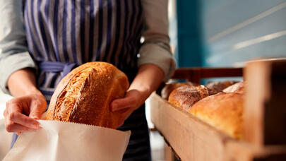 Həkim ağ çörəkdən imtina məsələsinə NÖQTƏ QOYDU