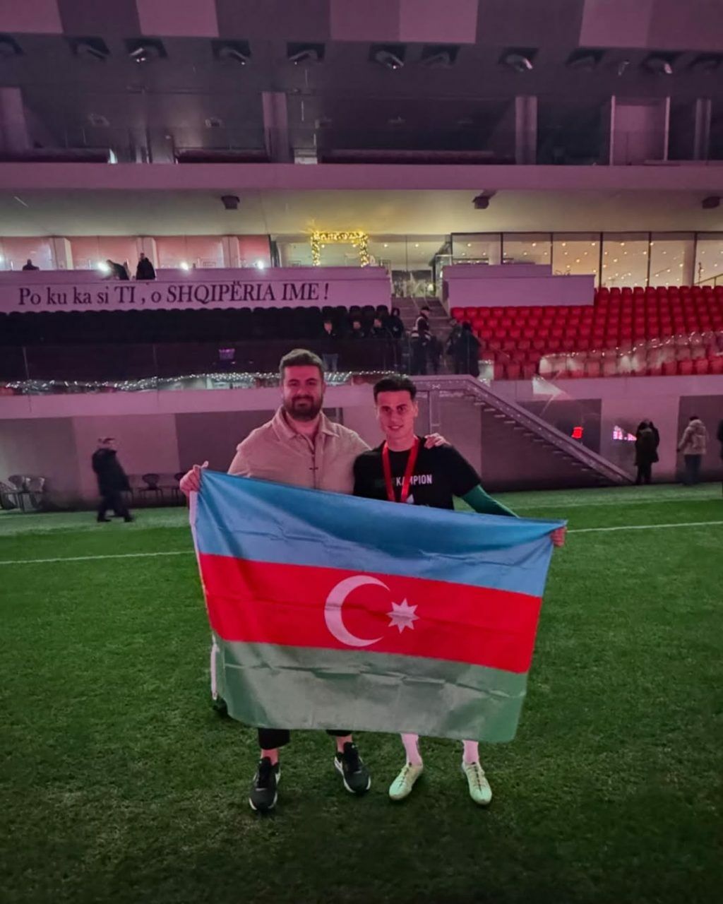 Azərbaycanlı futbolçu oynamadan kubok qazandı