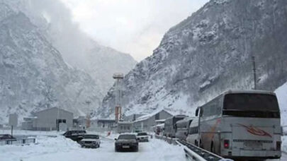 Güclü qar Gürcüstanda ciddi problemlər yaratdı