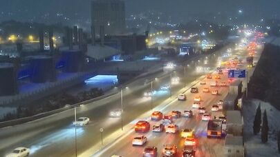 Bakıda yollar buz bağladı: harada tıxac var? - SİYAHI