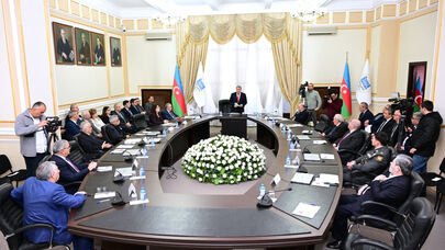 AMEA-da tanınmış riyaziyyatçı alimlə görüş keçirildi - FOTO